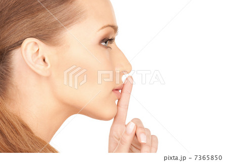 finger on lips 7365850