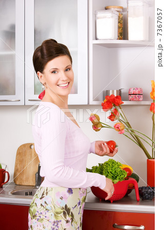 housewife 7367057