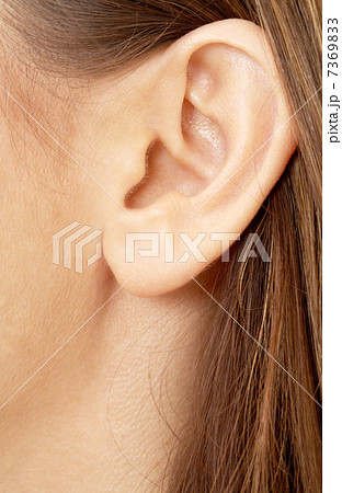 brunette girl ear 7369833