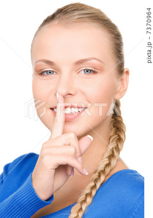 finger on lips 7370964