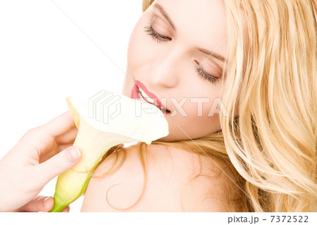 beautiful woman with white flower 7372522
