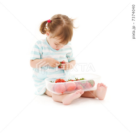 little girl with strawberry 7374040