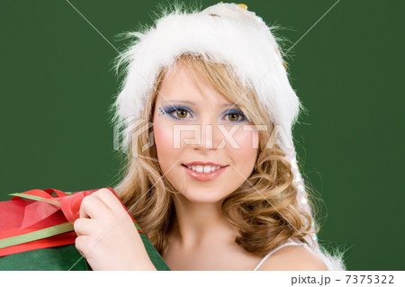 happy santa helper with gift box 7375322