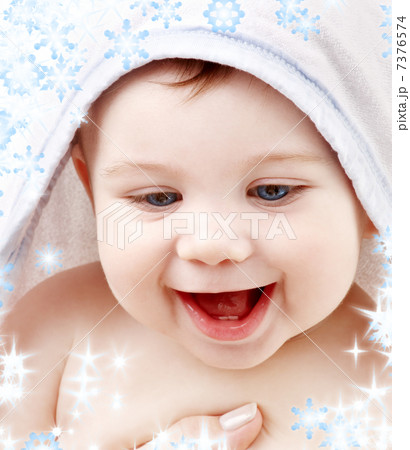 baby with terry hoodie robe on head 7376574