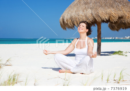 meditation on the beach 7376919