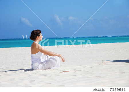 meditation on the beach 7379611