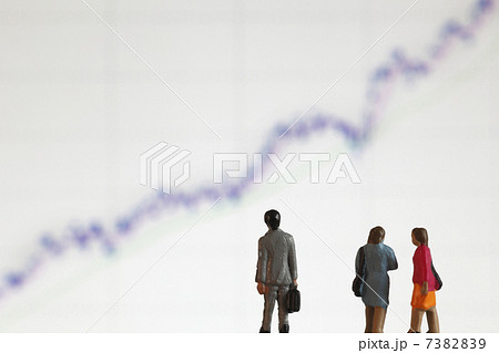日経平均の上昇を見る人の模型 日経平均の上昇を見る人の模型 7382839
