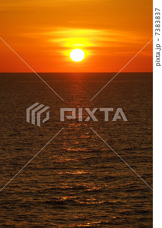 水平線の夕陽 水平線の夕陽 7383837