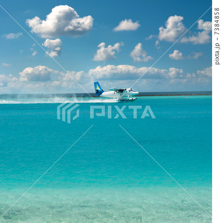 sea plane. air taxi. maldives 7384858
