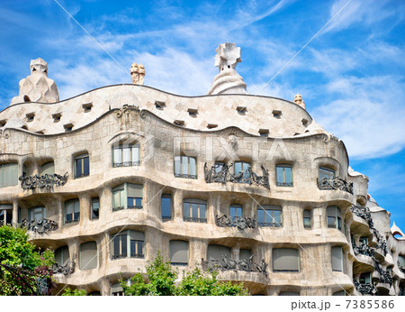 Casa Mila La Pedrera builbing 7385586