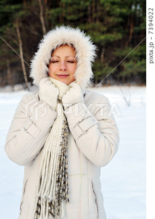 pretty young woman pretty young woman 7394022
