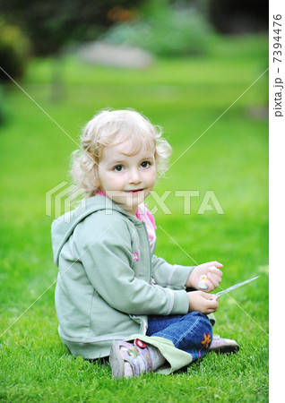 little girl 7394476