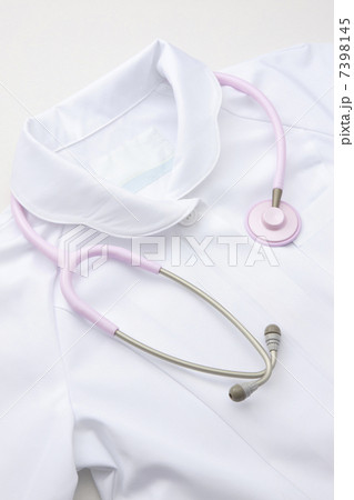 ナース服と聴診器 ナース服と聴診器 7398145