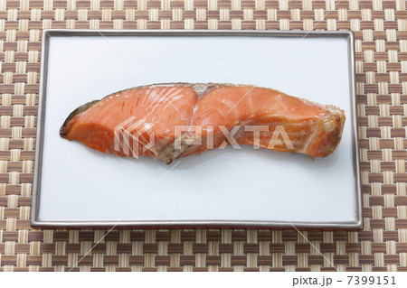 鮭の塩焼き 鮭の塩焼き 7399151
