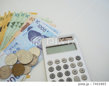 ウォンと電卓 7403865