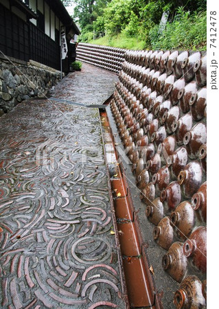 常滑　雨のやきもの散歩道 7412478