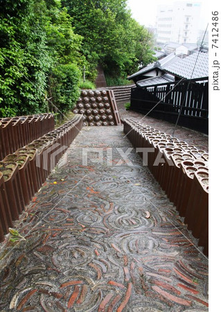 常滑　雨のやきもの散歩道 7412486