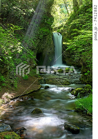 軽井沢・竜返しの滝 7412882