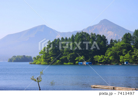 桧原湖と磐梯山 桧原湖と磐梯山 7413497