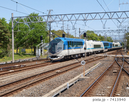 近鉄・観光特急しまかぜ(賢島駅にて) 近鉄・観光特急しまかぜ(賢島駅にて) 7413940