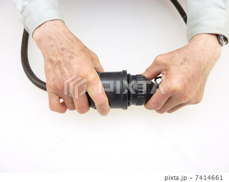 極太の電源ケーブル 7414661