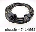 極太の電源ケーブル 7414668
