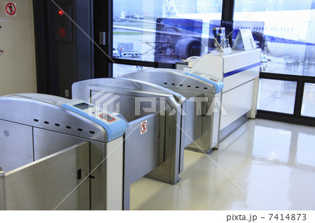 搭乗ゲート 7414873