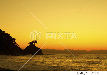 桂浜の夜明け 7418905