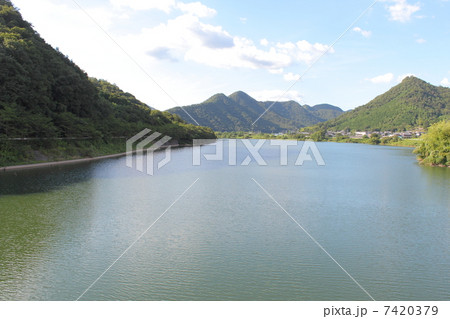 ダム湖 7420379
