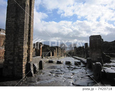 ポンペイ遺跡(ナポリ近郊) ポンペイ遺跡(ナポリ近郊) 7420718