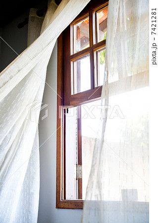 窓の写真素材
