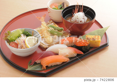 寿司盛り合わせ 7422806