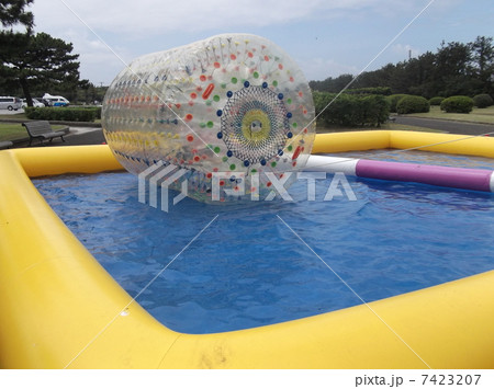 夏はウオーターローラーで遊ぼう 夏はウオーターローラーで遊ぼう 7423207