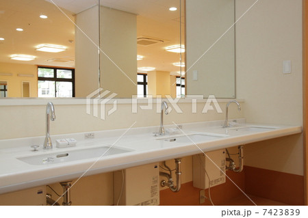 サービス付老人専用住宅 7423839