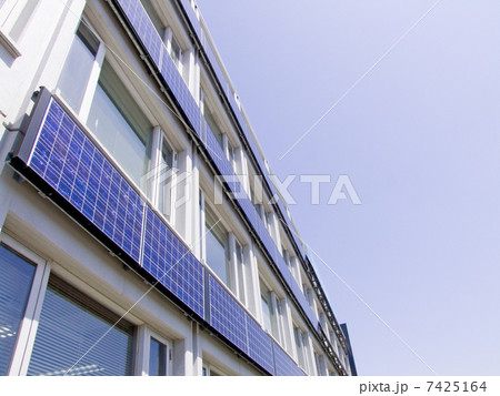 壁付け太陽光発電 壁付け太陽光発電 7425164