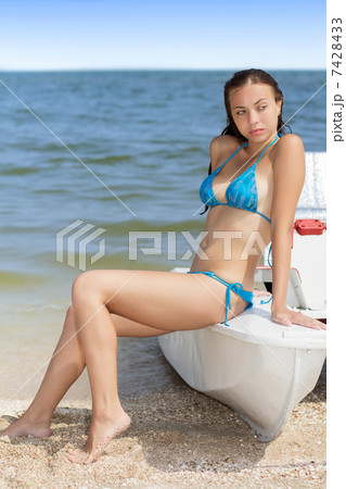 Young thoughtful lady Young thoughtful lady 7428433