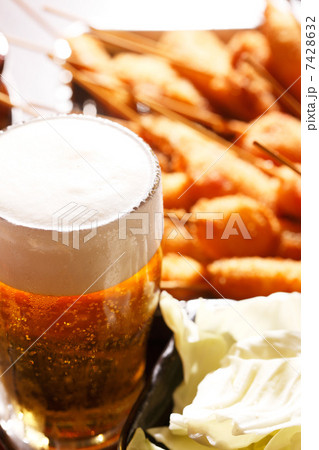 串カツとビール 7428632