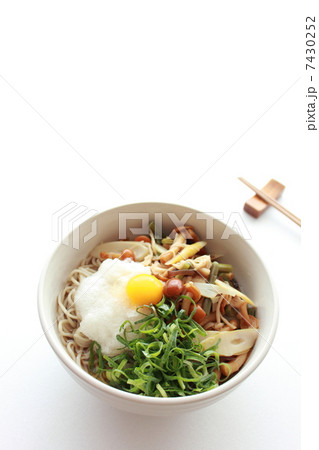 うずらのせ山菜おろしそば 7430252