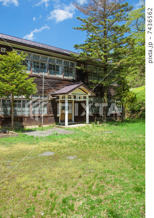 山村の廃分校 7436562