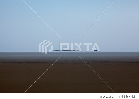 チュニジアの大塩湖 7436743