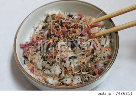 梅じゃこご飯 梅じゃこご飯 7436811