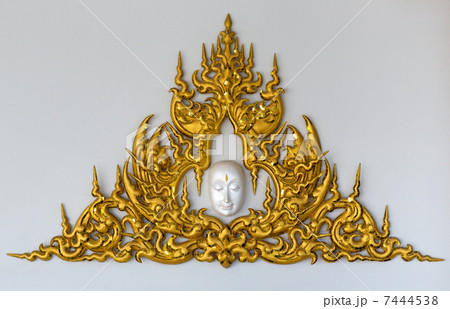 Golden Thai style stucco 7444538