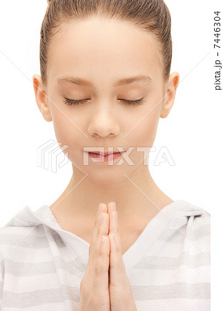 praying teenage girl 7446304