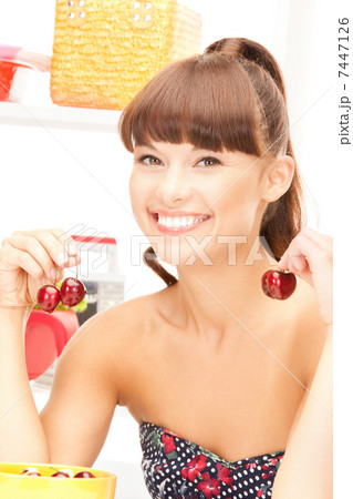 beautiful woman in the kitchen 7447126