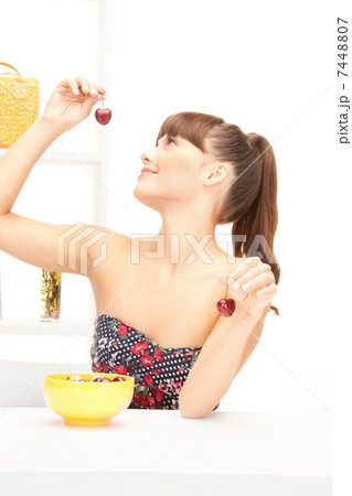 beautiful woman in the kitchen 7448807