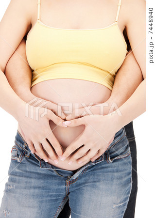 pregnant couple waiting for baby 7448940