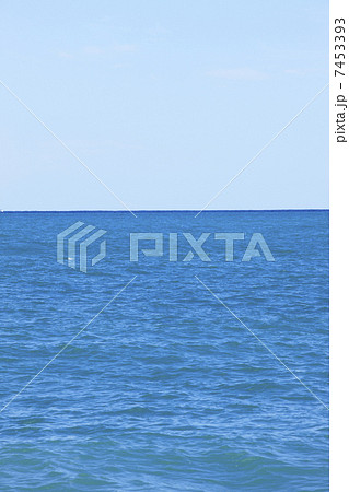 七里御浜の水平線 7453393