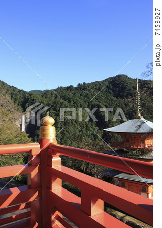 那智の滝と三重塔 7453927