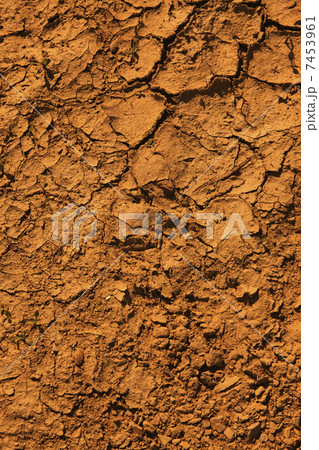 ひび割れの地面 7453961
