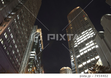 大阪の夜景、西梅田 7454402